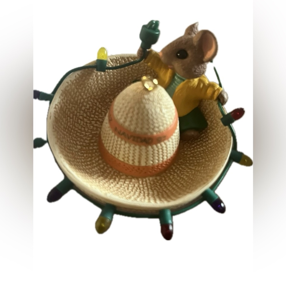 Hallmark Keepsake Ornament Feliz Navidad Mouse and Hat lights - Picture 2 of 7